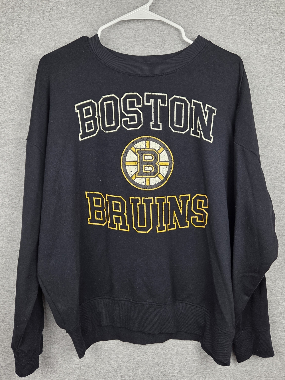 Women's Boston Bruins NHL Black Crewneck Sweatshirt XL